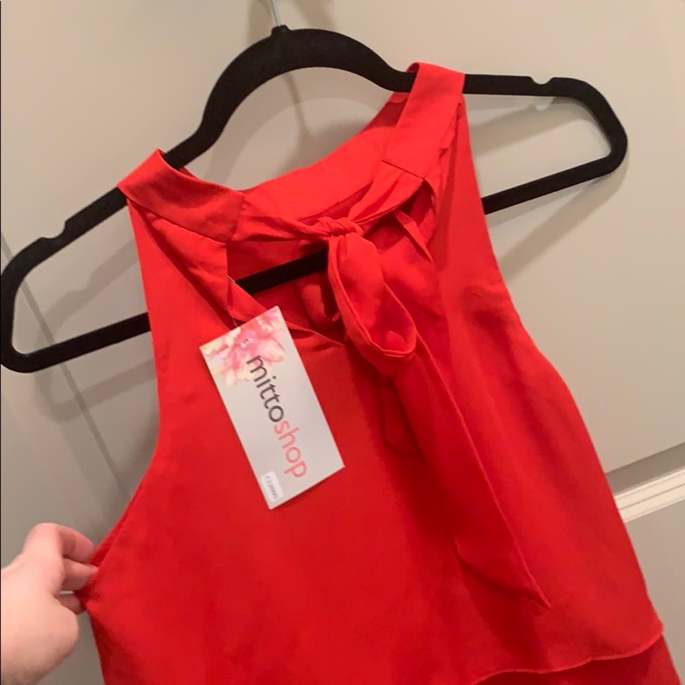 Red top - Picture 3 of 5